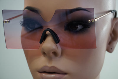S687