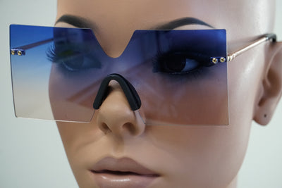 S687